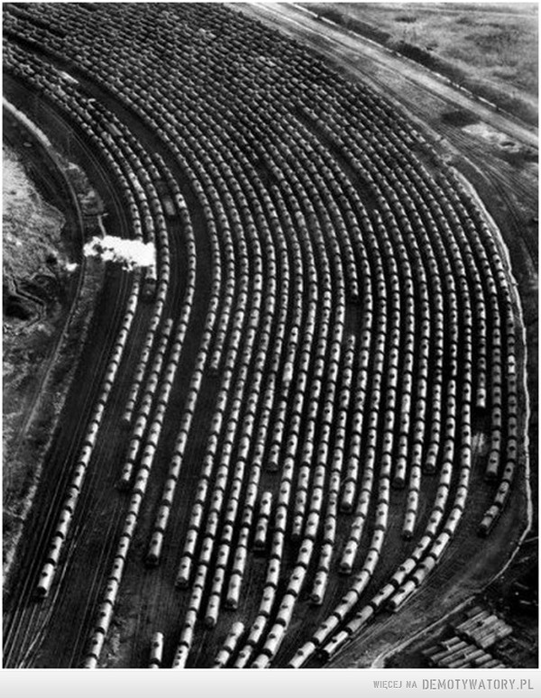 1939. Ropa naftowa transportowana cysternami dla potrzeb II WŚ –  